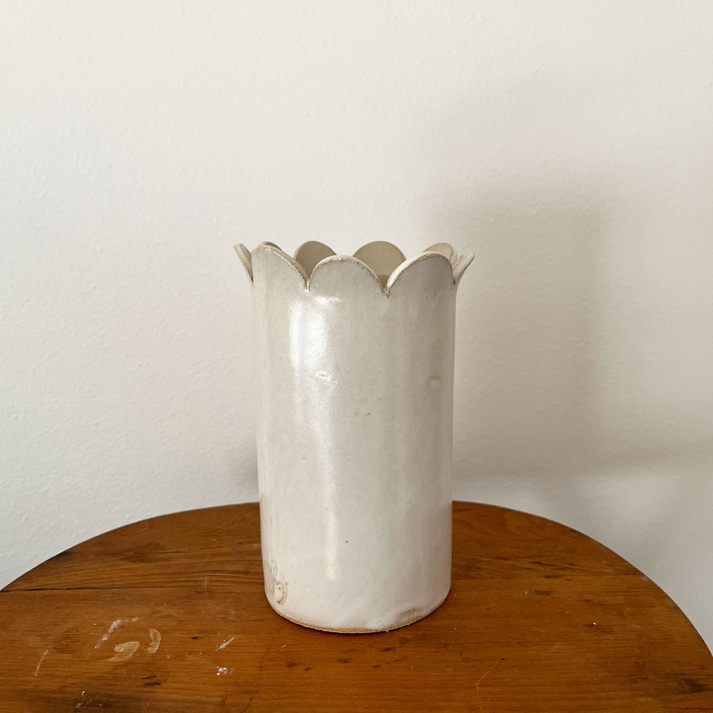 Medium Scallop Vase - White