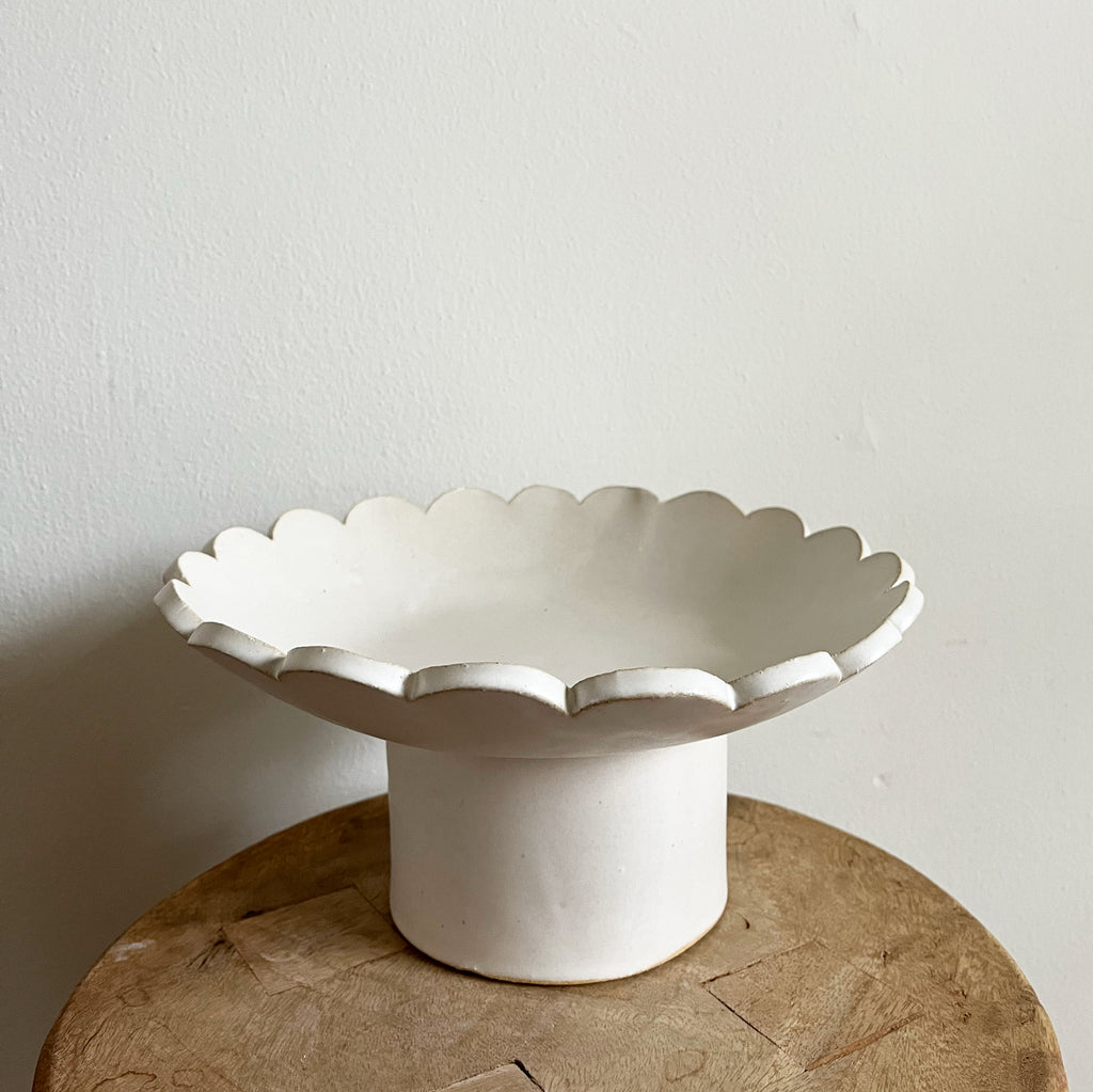 WHOLESALE Scalloped Pedestal Bowls