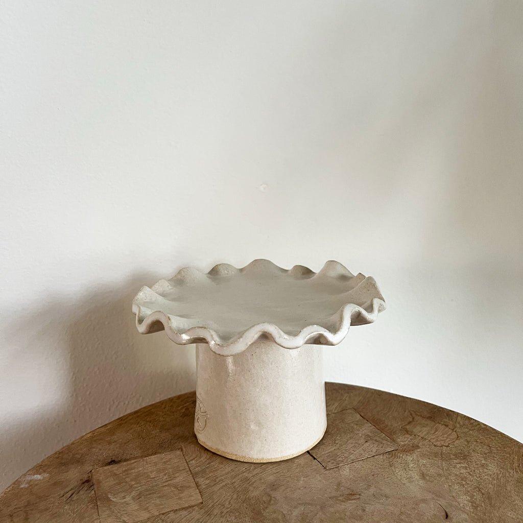 Petite Ruffle Pedestal Plate