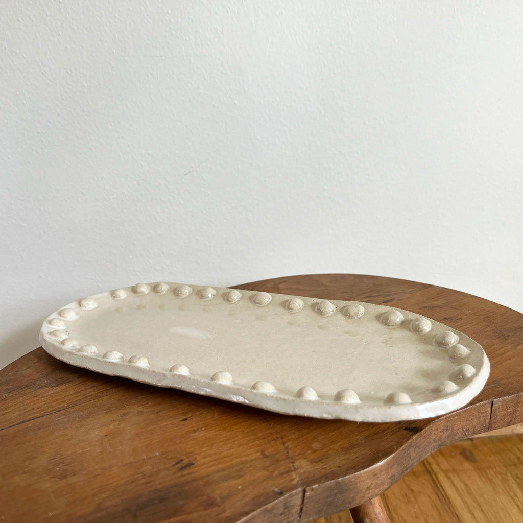 Bumpy Tray Bump Rim PIll-Shaped Tray - White | Salto Workshop