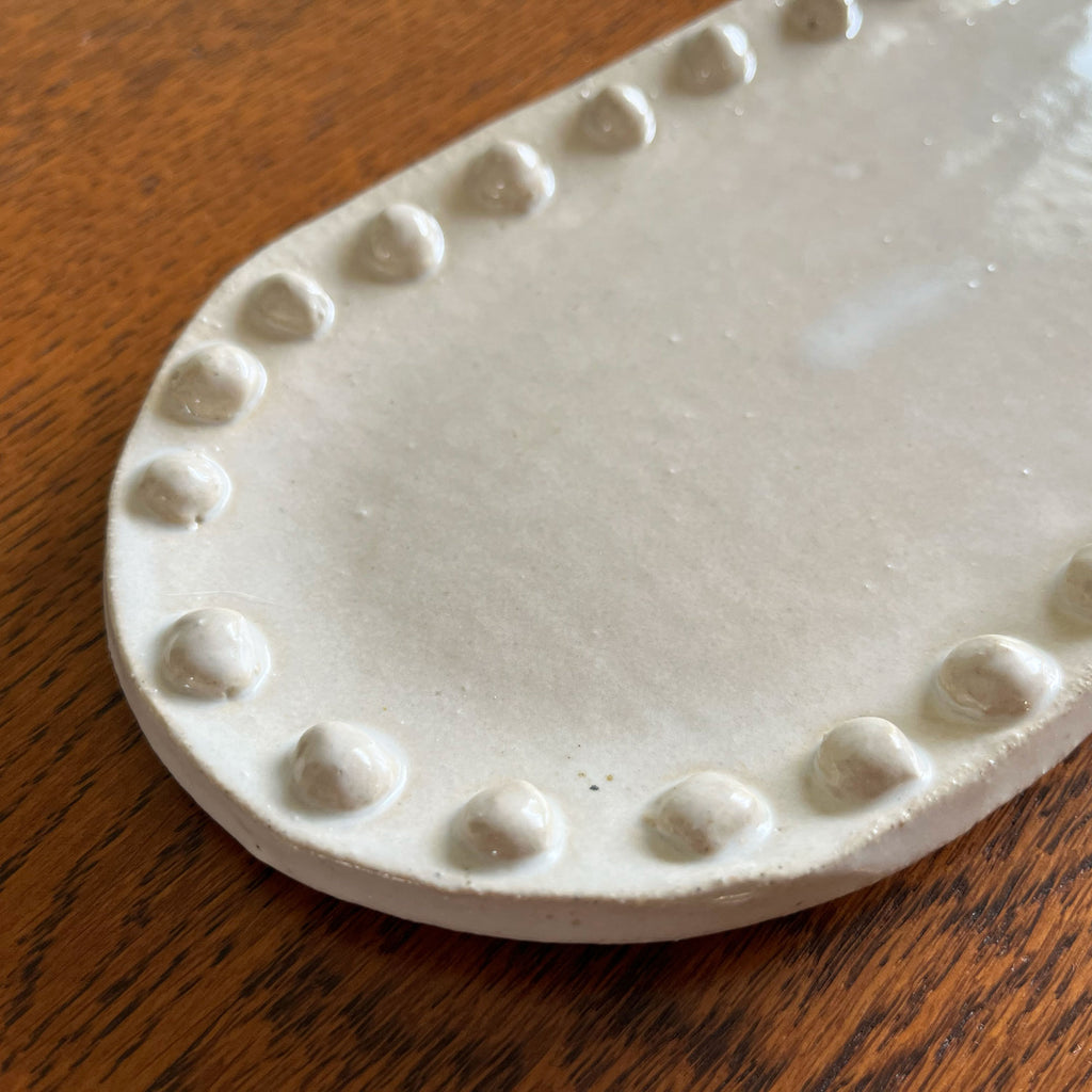 Bumpy Tray Bump Rim PIll-Shaped Tray - White | Salto Workshop