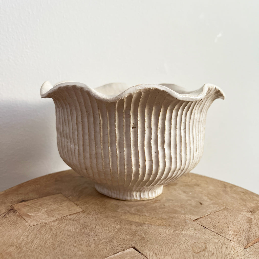 Ribbed & Ruffle Bowl