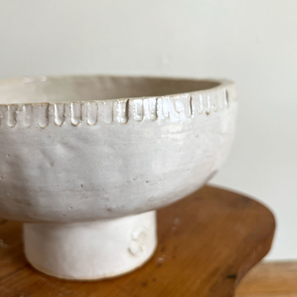 Textured Rim Pedestal Bowl