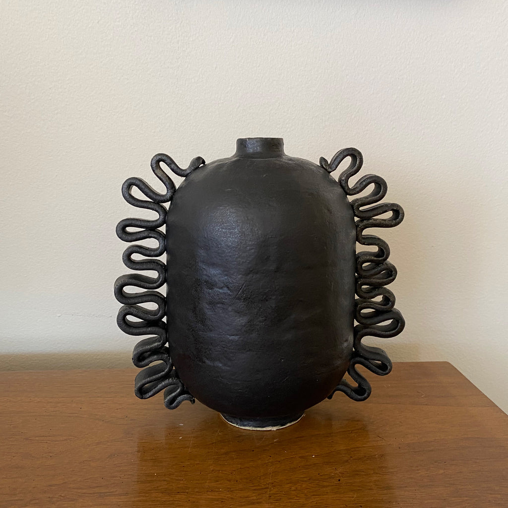 Ribbon Vase - Black