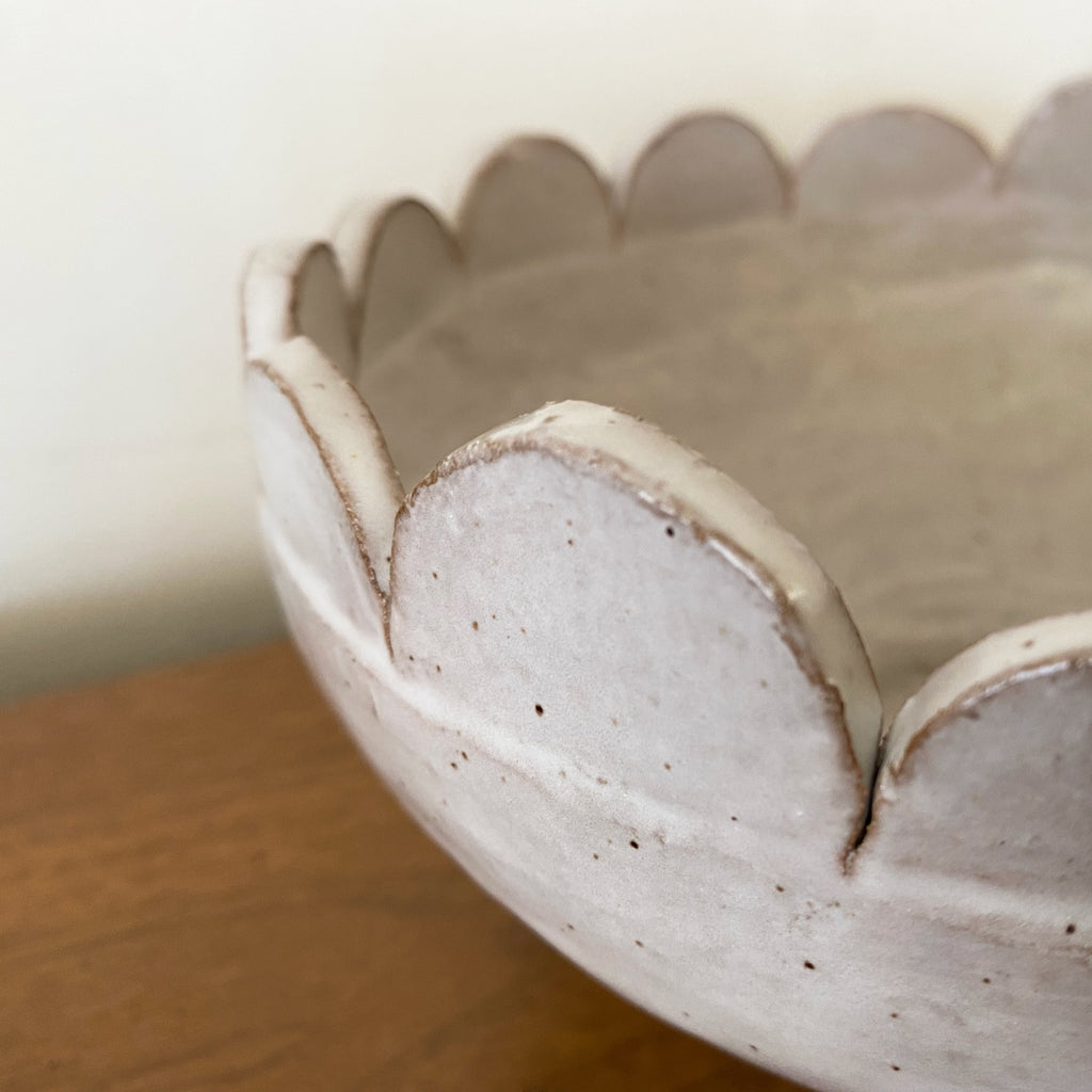 Large Scallop Bowl - White Freckle