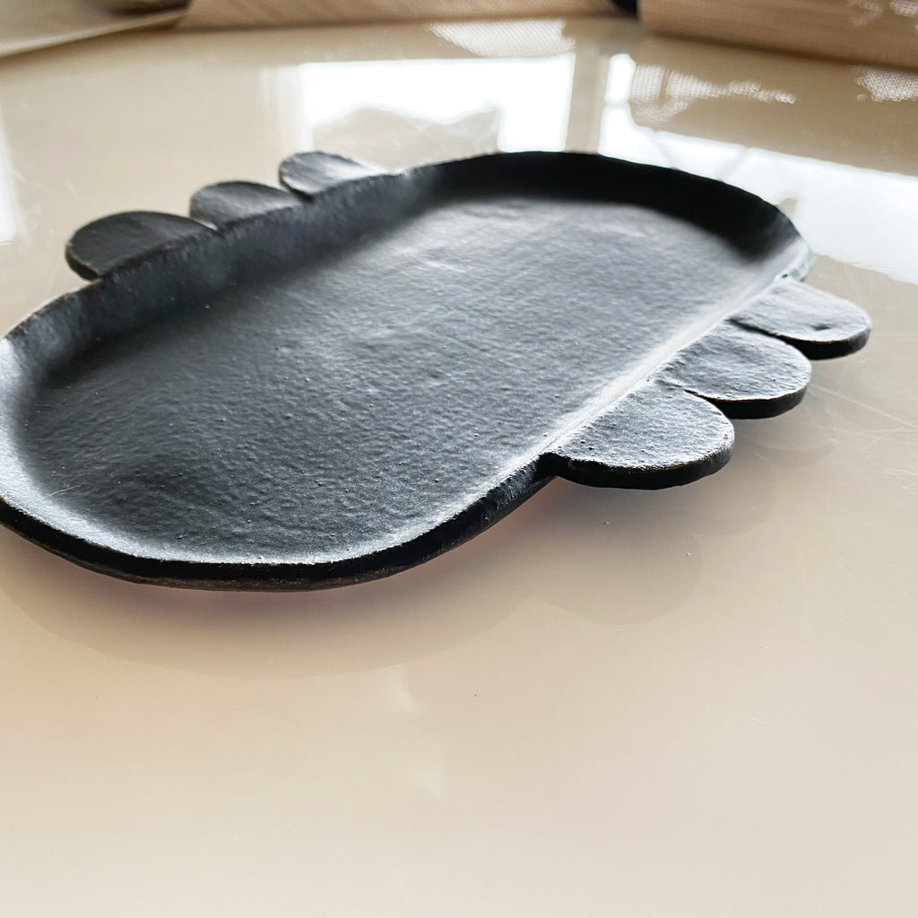 Pill Tray with Scallops - Black