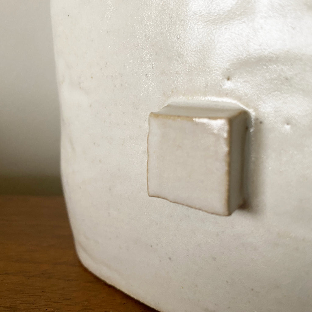 Pill-Shaped Vase with Square - White