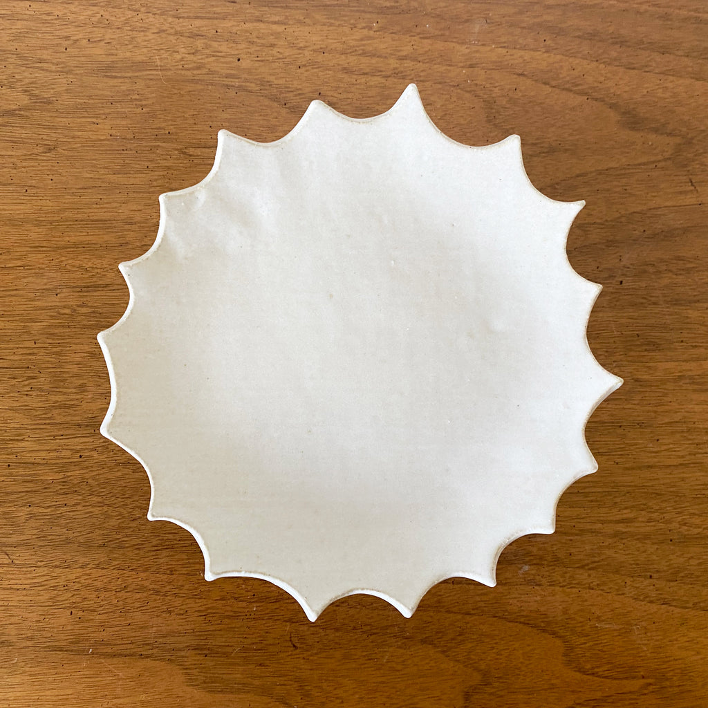 Webbed Pedestal Plate - White