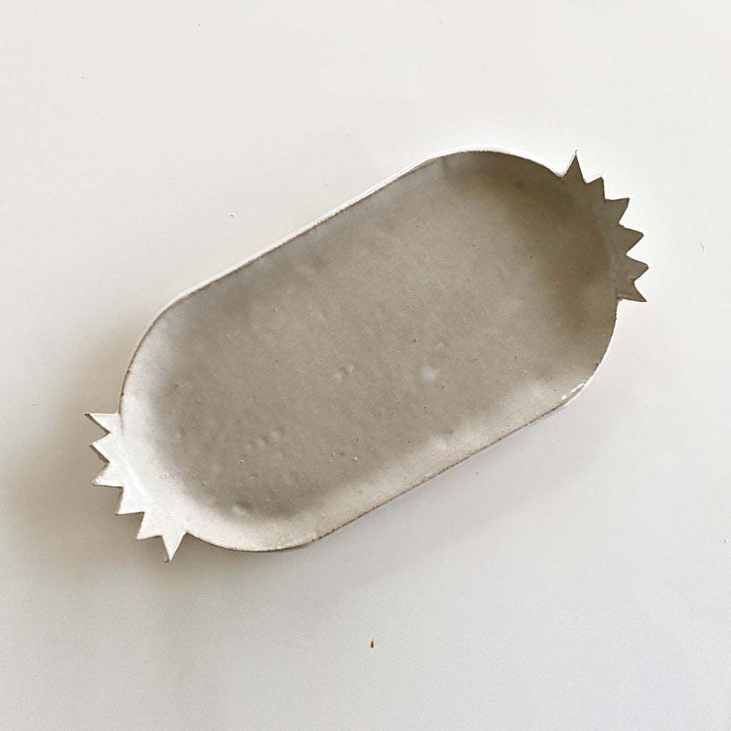 Pill Shaped Tray with Spikes - White