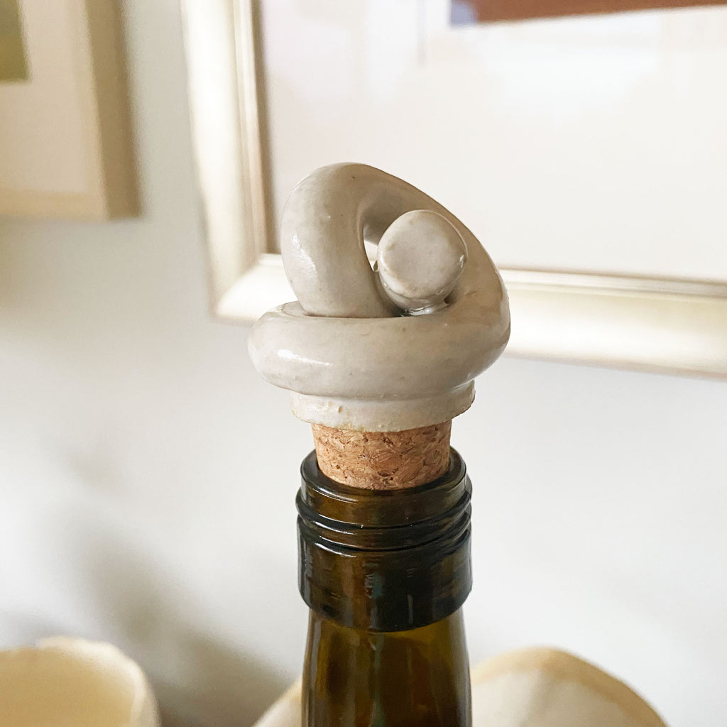 Knot Wine Topper